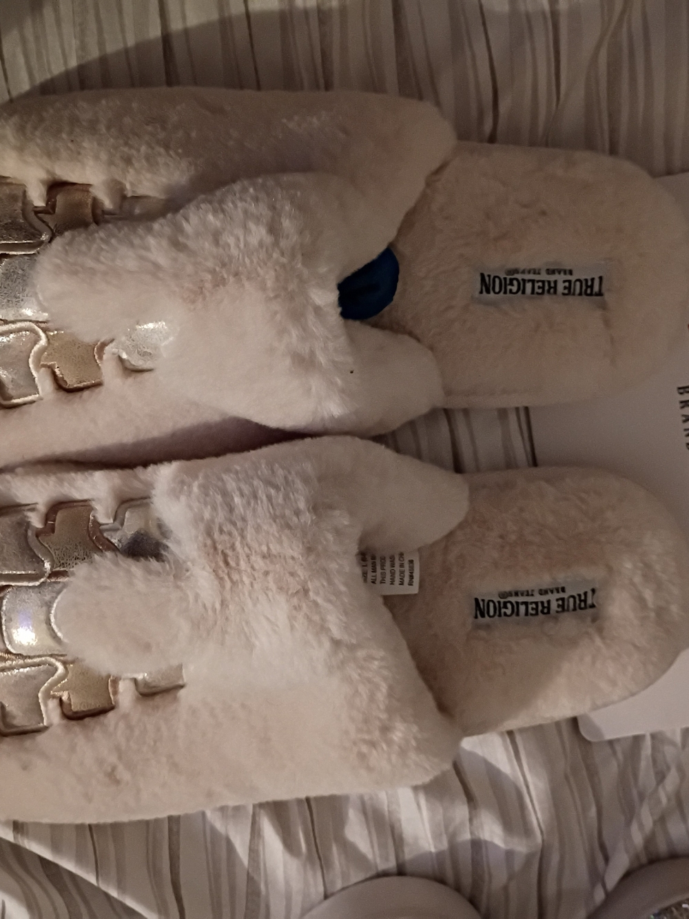 True Religion Cream Faux Fur Slide Slippers with Gold Accent Size 8-9 Large